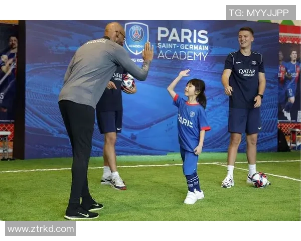 巴黎圣日耳曼宣布签约巴西新秀,青训成效显著引关注 巴黎圣日耳曼宣布签约巴西新秀,青训成效显著引关注