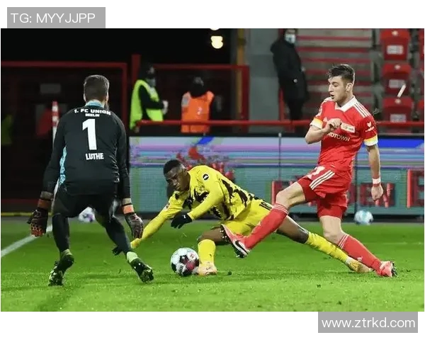 斯图加特主场失利,门兴逆袭取胜震惊整个德甲联赛舞台 斯图加特主场失利,门兴逆袭取胜震惊整个德甲联赛舞台
